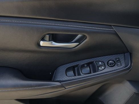 Used 2024 Nissan Sentra SV FWD image 23