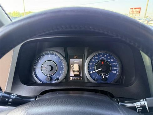 Used 2015 Toyota Sienna Limited Premium FWD image 32