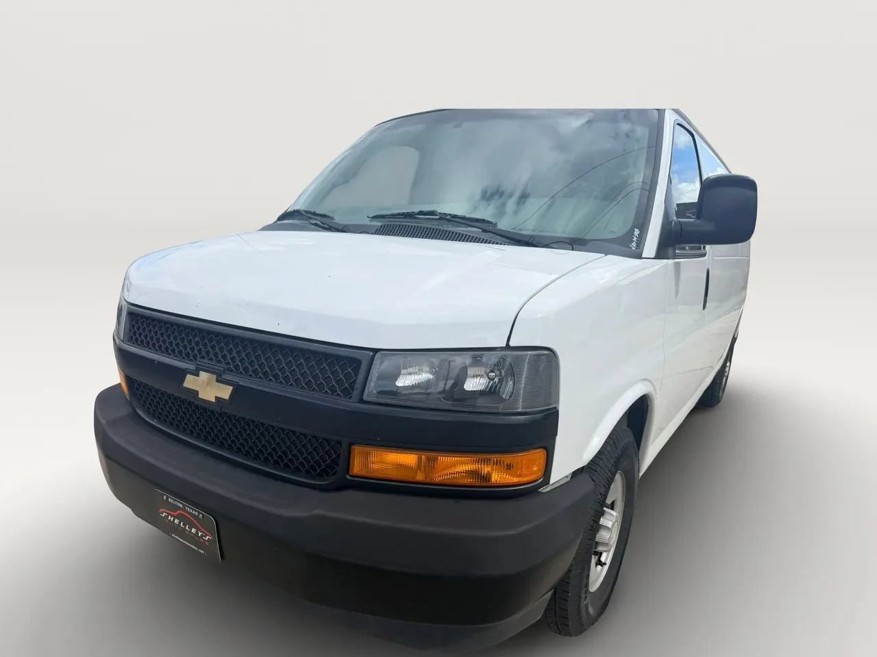 Used 2020 Chevrolet Express 2500 Extended w/ Driver Convenience Package RWD image 3