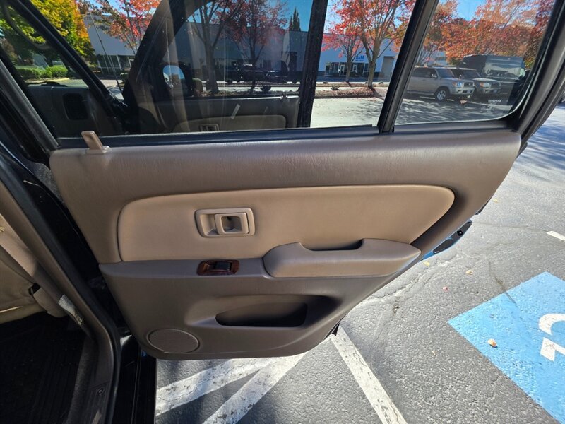 Used 2000 Toyota 4Runner Limited AWD/4WD image 46