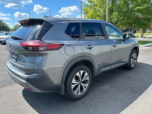 Used 2023 Nissan Rogue SV AWD/4WD image 4