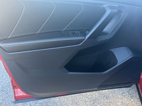 Used 2023 Volkswagen Tiguan SE image 15