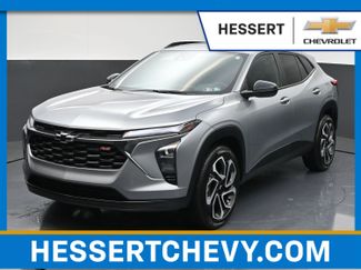 Used 2025 Chevrolet Trax RS w/ Sunroof Package FWD video 1