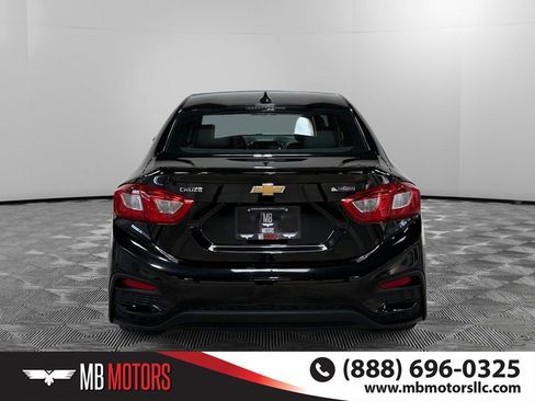 Used 2017 Chevrolet Cruze Premier FWD image 4