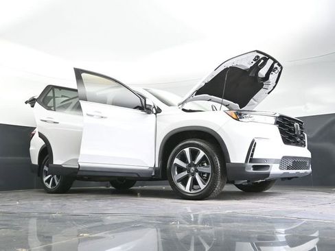 Used 2025 Honda Pilot Touring image 42