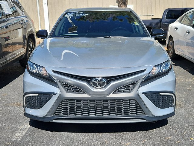 Used 2022 Toyota Camry SE AWD/4WD image 2
