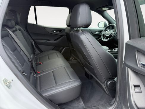 Used 2025 Chevrolet Equinox LT w/ Convenience Package II FWD image 18