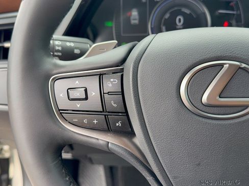 Used 2023 Lexus ES 300h w/ Premium Package FWD image 18