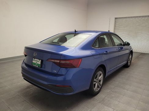 Used 2024 Volkswagen Jetta SE FWD image 9