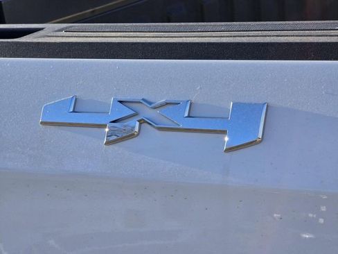 New 2026 GMC Sierra 1500 SLT image 7