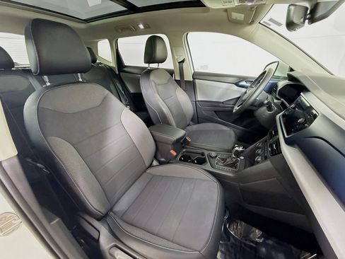 Certified 2022 Volkswagen Taos SE w/ Panoramic Sunroof Package image 26