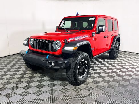 Used 2025 Jeep Wrangler Unlimited Rubicon 4xe w/ Convenience Group AWD/4WD image 7