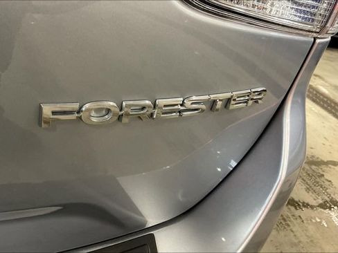 Used 2022 Subaru Forester Limited image 8
