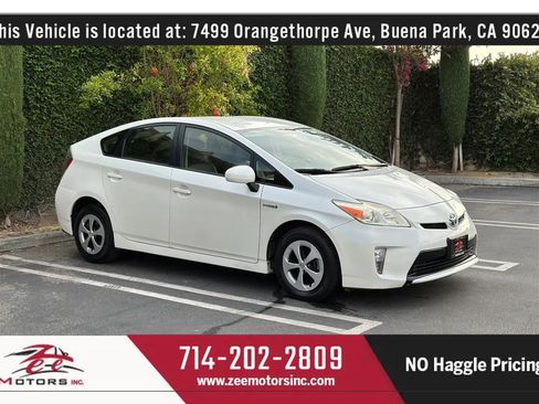 Used 2015 Toyota Prius Four FWD image 4