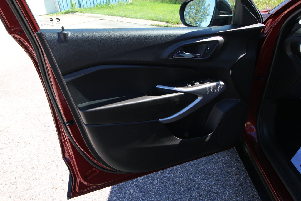 Used 2024 Chevrolet Trax RS w/ Driver Confidence Package FWD image 12