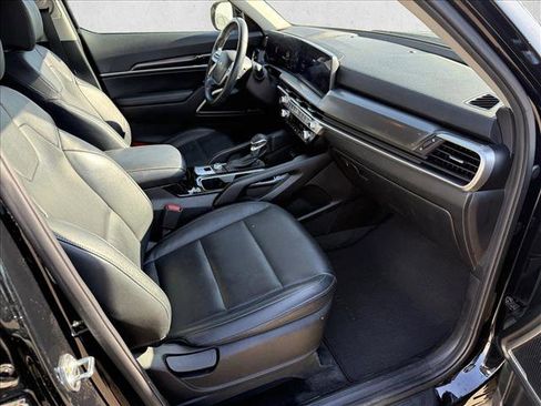 Used 2023 Kia Telluride LX FWD image 19