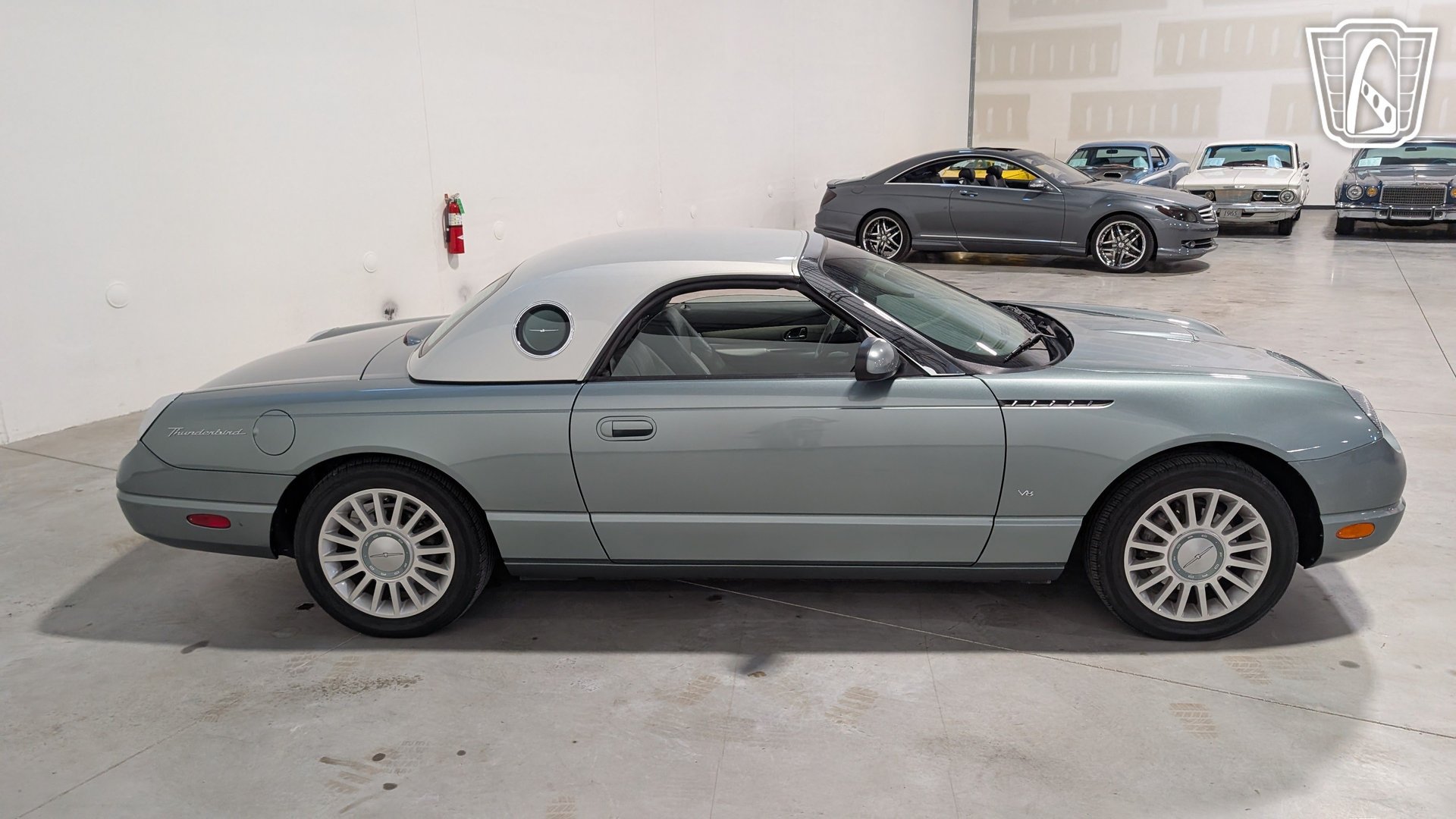 Used 2004 Ford Thunderbird Pacific Coast RWD image 17