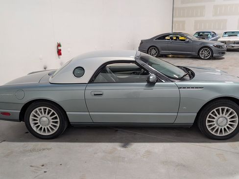 Used 2004 Ford Thunderbird Pacific Coast RWD image 17