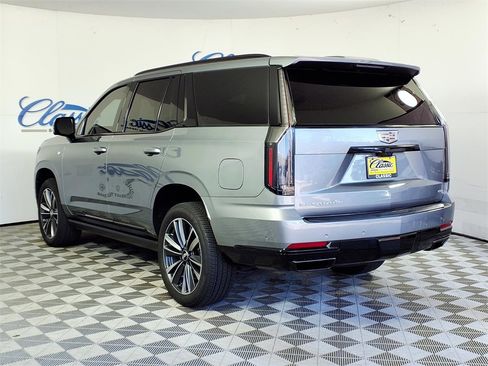 Used 2026 Cadillac Escalade Sport image 2