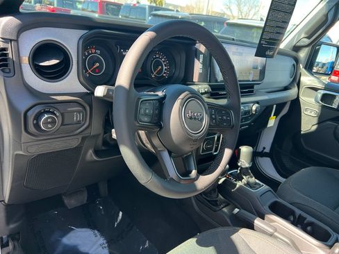 New 2026 Jeep Gladiator Sport AWD/4WD image 17