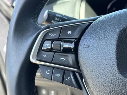 Used 2018 Honda Accord Touring image 35