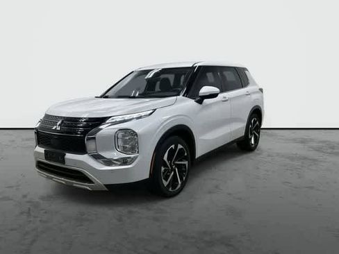 Used 2023 Mitsubishi Outlander SE FWD image 7