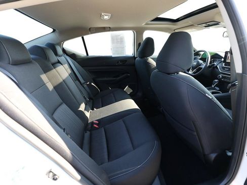 Used 2023 Nissan Altima 2.5 SV w/ SV Premium Package FWD image 23