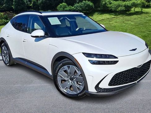 Used 2025 Genesis GV60 RWD image 2