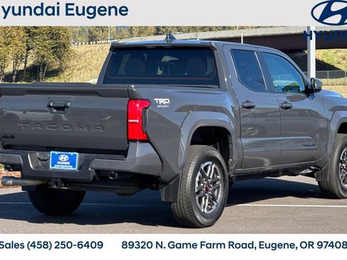 Used 2024 Toyota Tacoma TRD Sport image 3