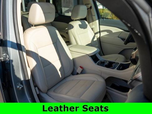 Used 2023 GMC Acadia Denali w/ Denali Ultimate Package image 9