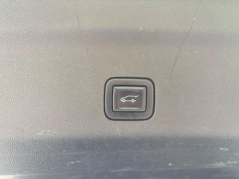 Used 2022 Chevrolet Suburban High Country AWD/4WD image 10