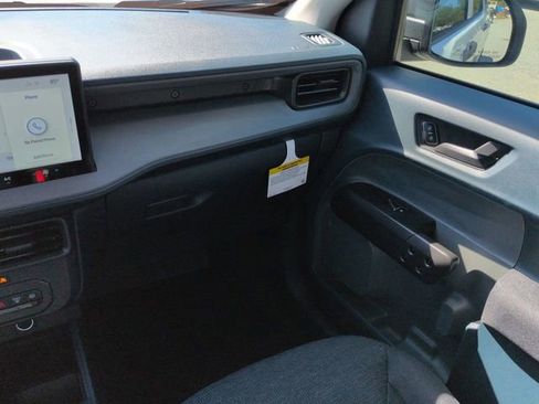 New 2025 Ford Maverick XL image 17