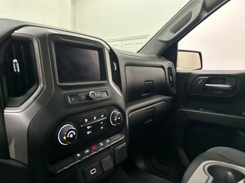 Used 2020 Chevrolet Silverado 1500 Custom w/ Custom Value Package AWD/4WD image 34