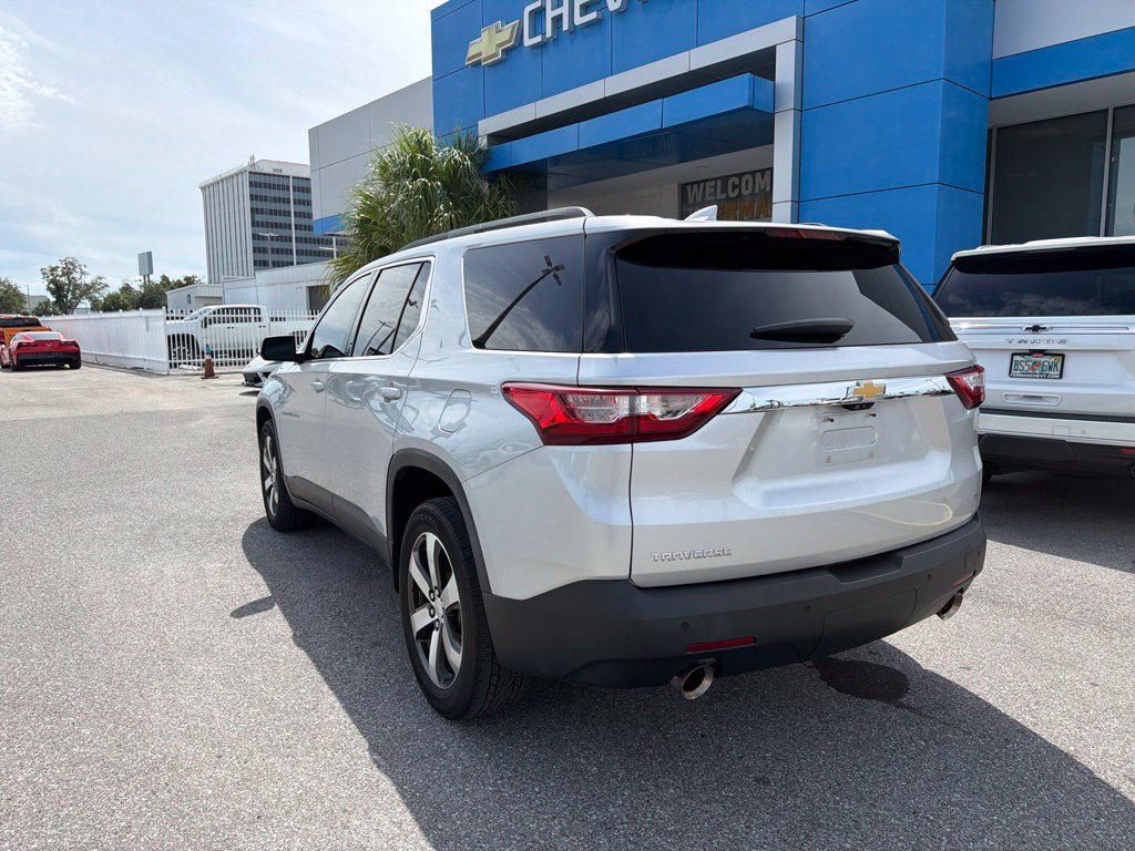 Used 2021 Chevrolet Traverse LT w/ LT Premium Package FWD image 7