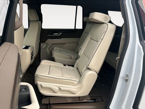 New 2026 GMC Yukon XL Denali w/ LPO, Floor Liner Package image 23