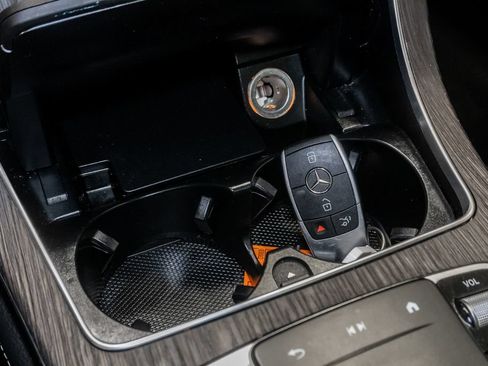 Used 2021 Mercedes-Benz GLC 300 4MATIC w/ Premium Package image 26