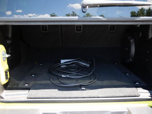 Used 2023 Jeep Wrangler Unlimited w/ Sun & Screen Package AWD/4WD image 24