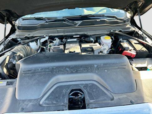 Used 2024 RAM 2500 Laramie w/ Safety Group image 34