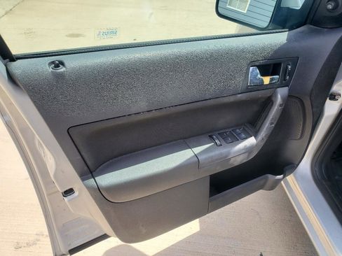 Used 2009 Ford Focus SES image 15