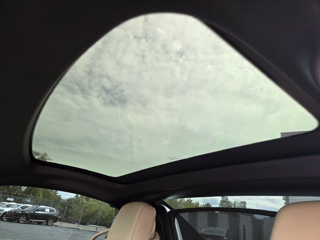 Used 2014 Mercedes-Benz SLK 250 image 26
