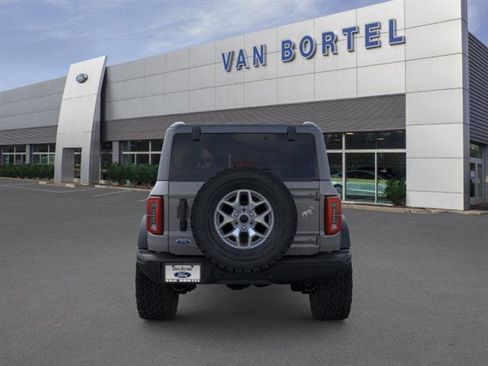 New 2025 Ford Bronco Badlands image 5