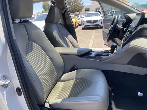 Used 2022 Toyota Camry SE w/ Audio Upgrade Package FWD image 22