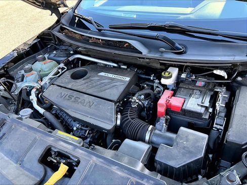 Used 2023 Nissan Rogue SV w/ SV Premium B Package image 35
