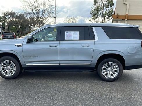 Used 2025 GMC Yukon XL Denali image 6
