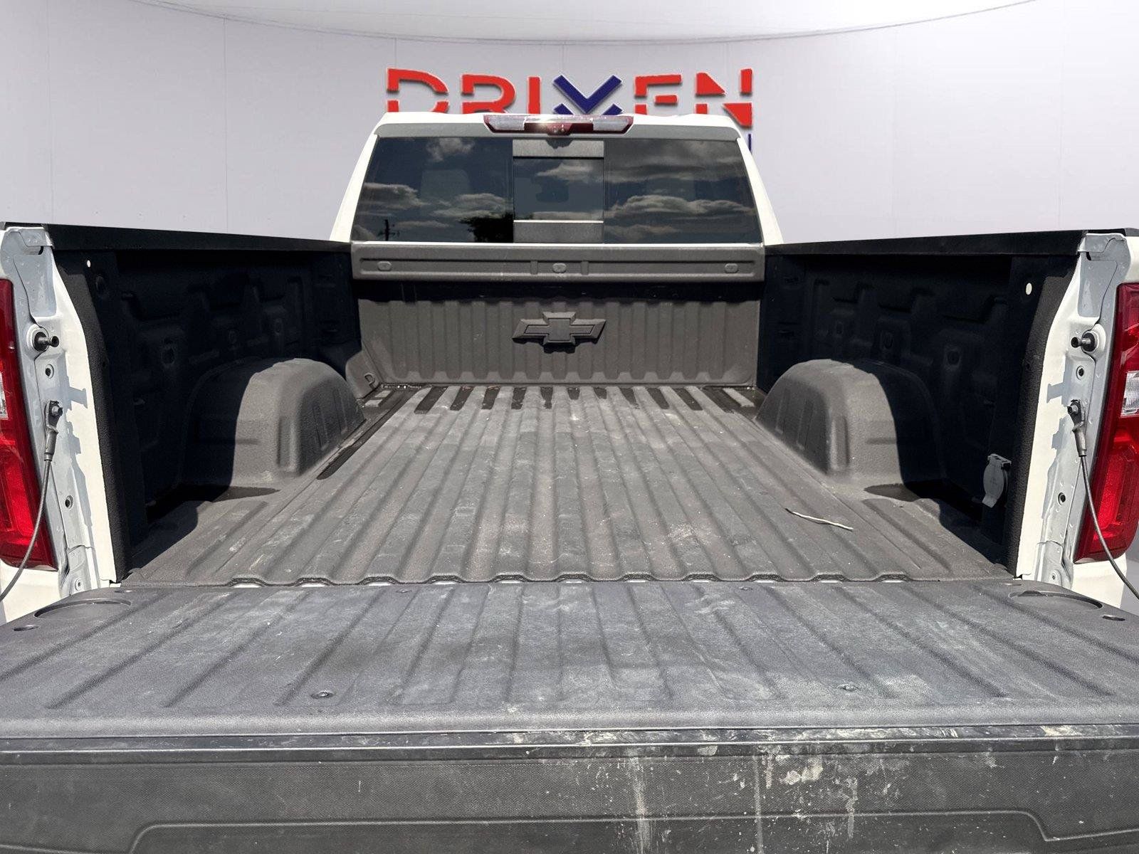 Used 2023 Chevrolet Silverado 1500 LTZ w/ Technology Package AWD/4WD image 32