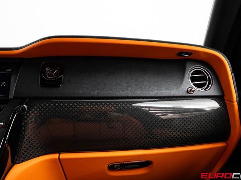 Used 2023 Rolls-Royce Cullinan Black Badge w/ Dark Exterior Package image 32