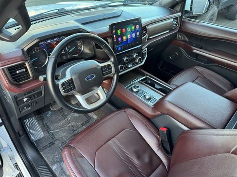 Used 2022 Ford Expedition Limited AWD/4WD image 2