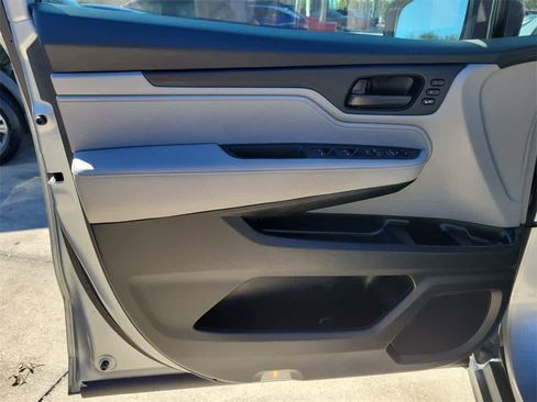 Used 2024 Honda Odyssey EX-L image 17