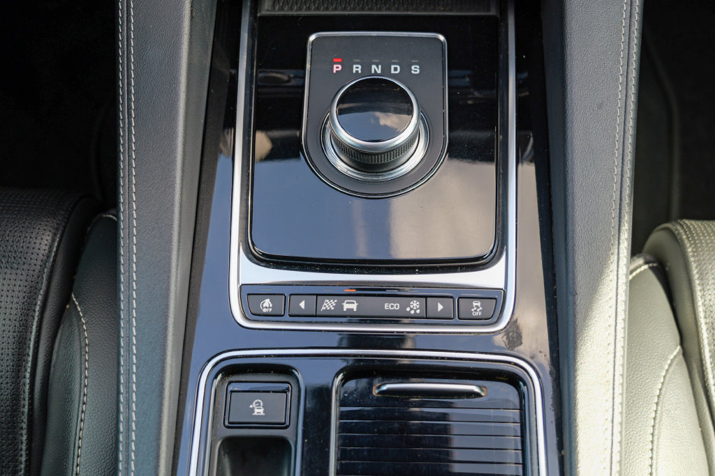 Used 2019 Jaguar F-PACE R-Sport AWD/4WD image 50