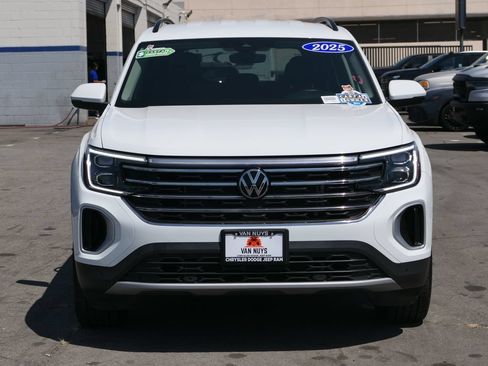 Used 2025 Volkswagen Atlas SE FWD image 6